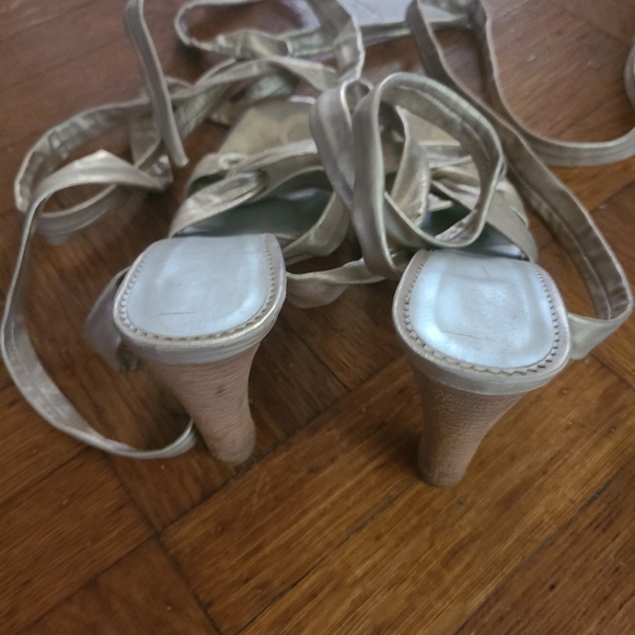 VINTAGE Nicole Miller tie gold leather sandles Hp🔥🔥🔥🔥 - Picture 5 of 8